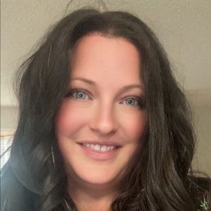 Meet your Posher, Emma lee